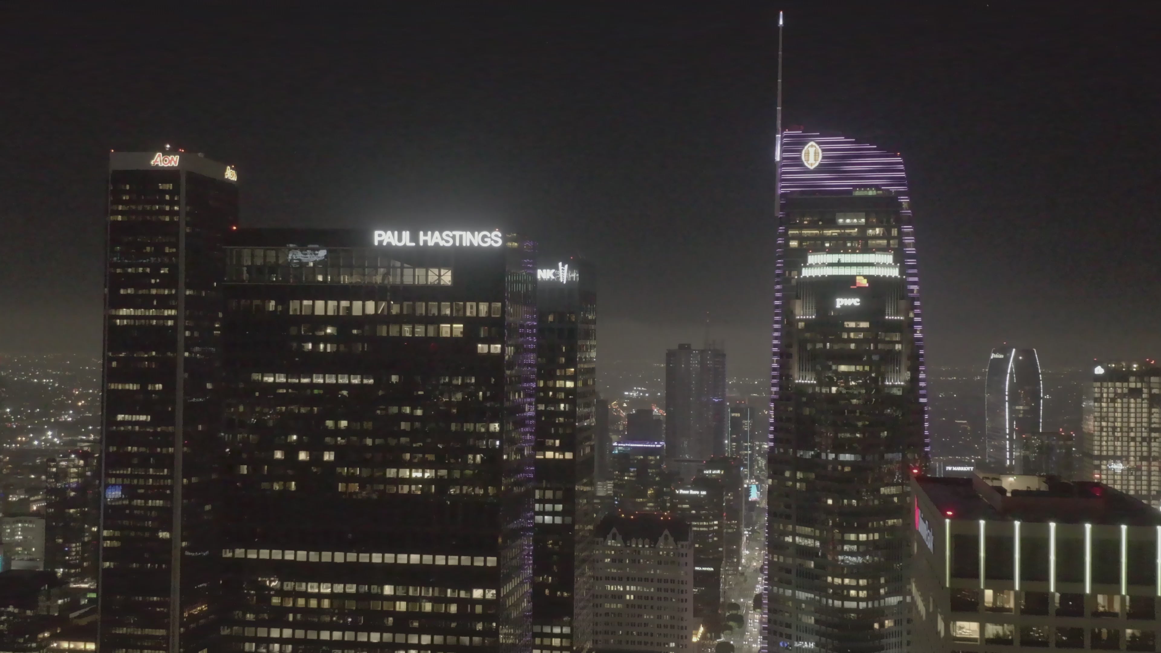 Ladda video: Stora kontorsbyggnader studioroom